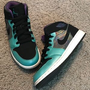 Nike Air Jordan 1 Gs Mid Atomic Teal size 7